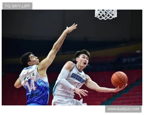 CBA新疆队对阵青岛队精彩文字直播全程回顾与分析