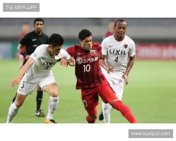 上港与首尔激战正酣替补球员红牌风波引发热议