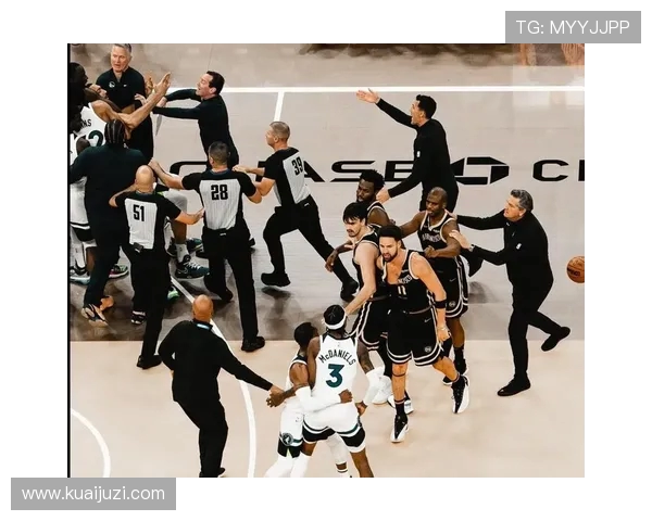 勇士与奇才精彩对决回顾NBA赛场上的激烈碰撞与精彩瞬间分析 勇士与奇才精彩对决回顾NBA赛场上的激烈碰撞与精彩瞬间分析