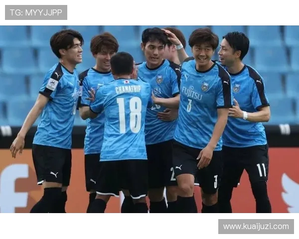 川崎前锋与鸟栖的激烈对决展现足球魅力与团队精神的完美结合