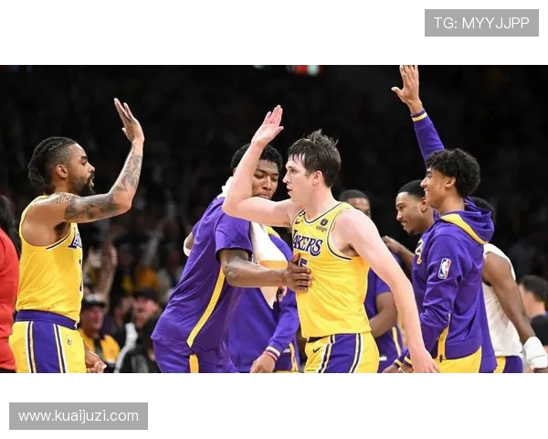 艾菲斯与巴塞罗那激战正酣比分揭晓引发球迷热议 艾菲斯与巴塞罗那激战正酣比分揭晓引发球迷热议